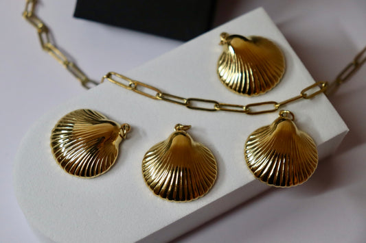 Cockle Shell Charm