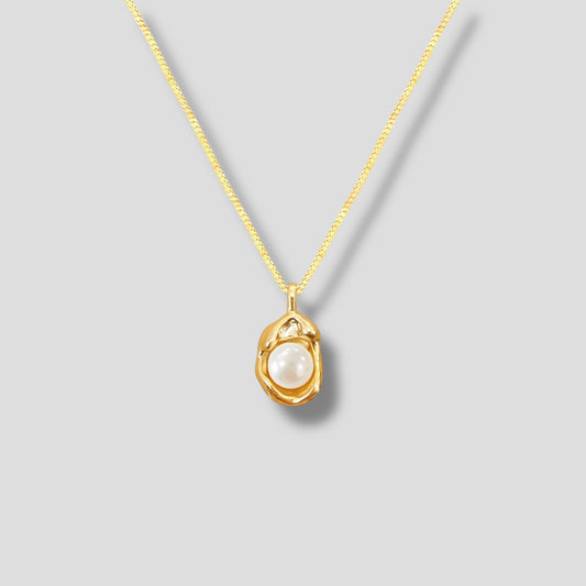 Asymmetric Oval Pearl Necklace