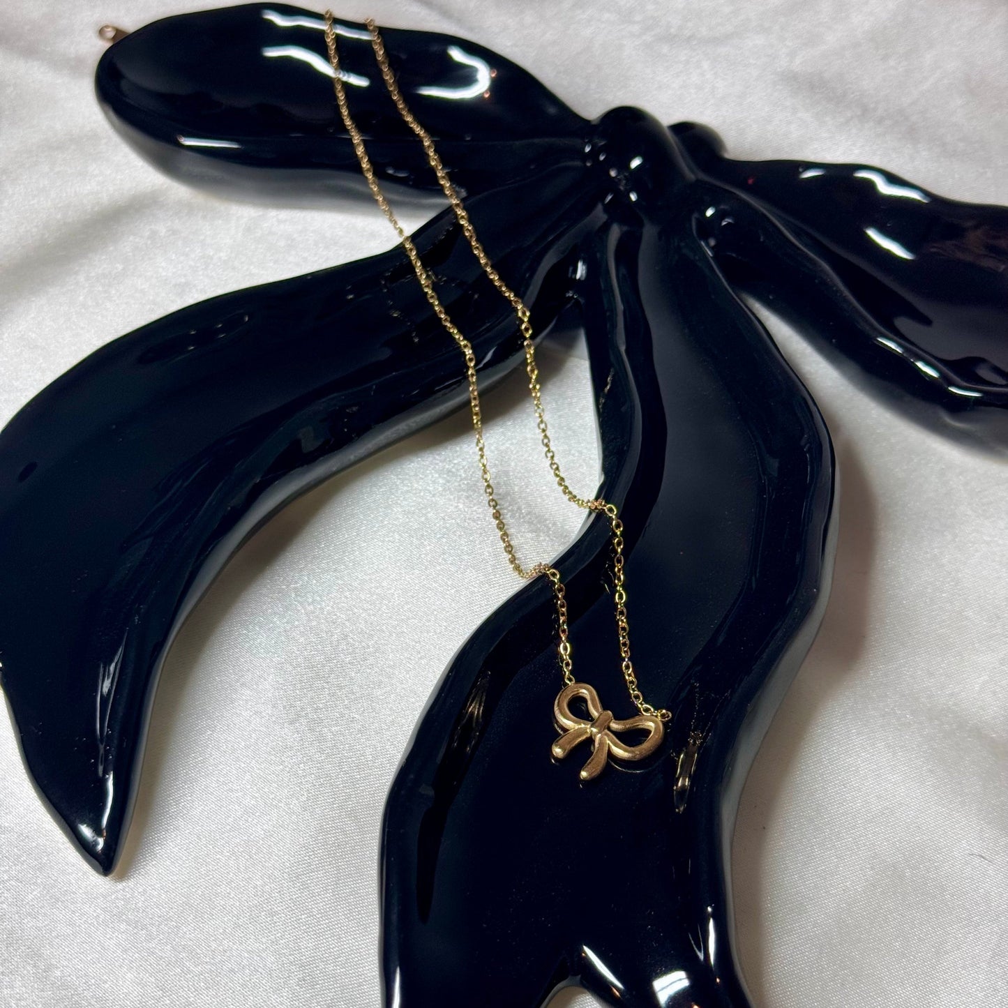 Holly Bow Necklace