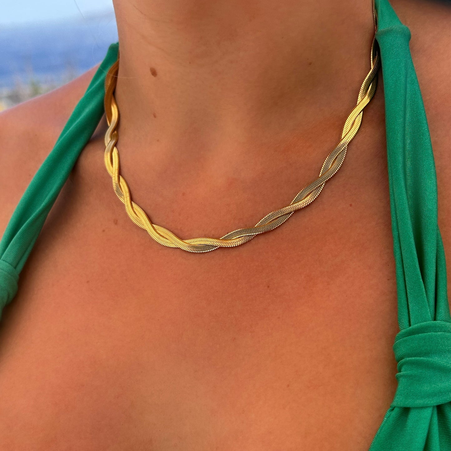 Double Twisted Herringbone Chain